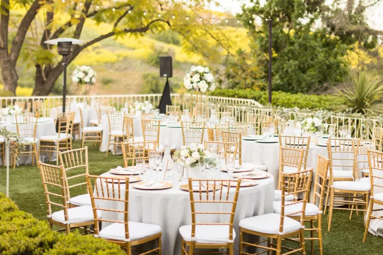 Outdoor wedding reception tables at Kellogg House