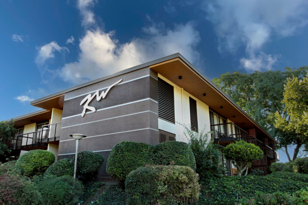 Kellogg West hotel Crestview building